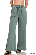 Load image into Gallery viewer, Fleece Exposed Seam Wide Leg Sweatpants

