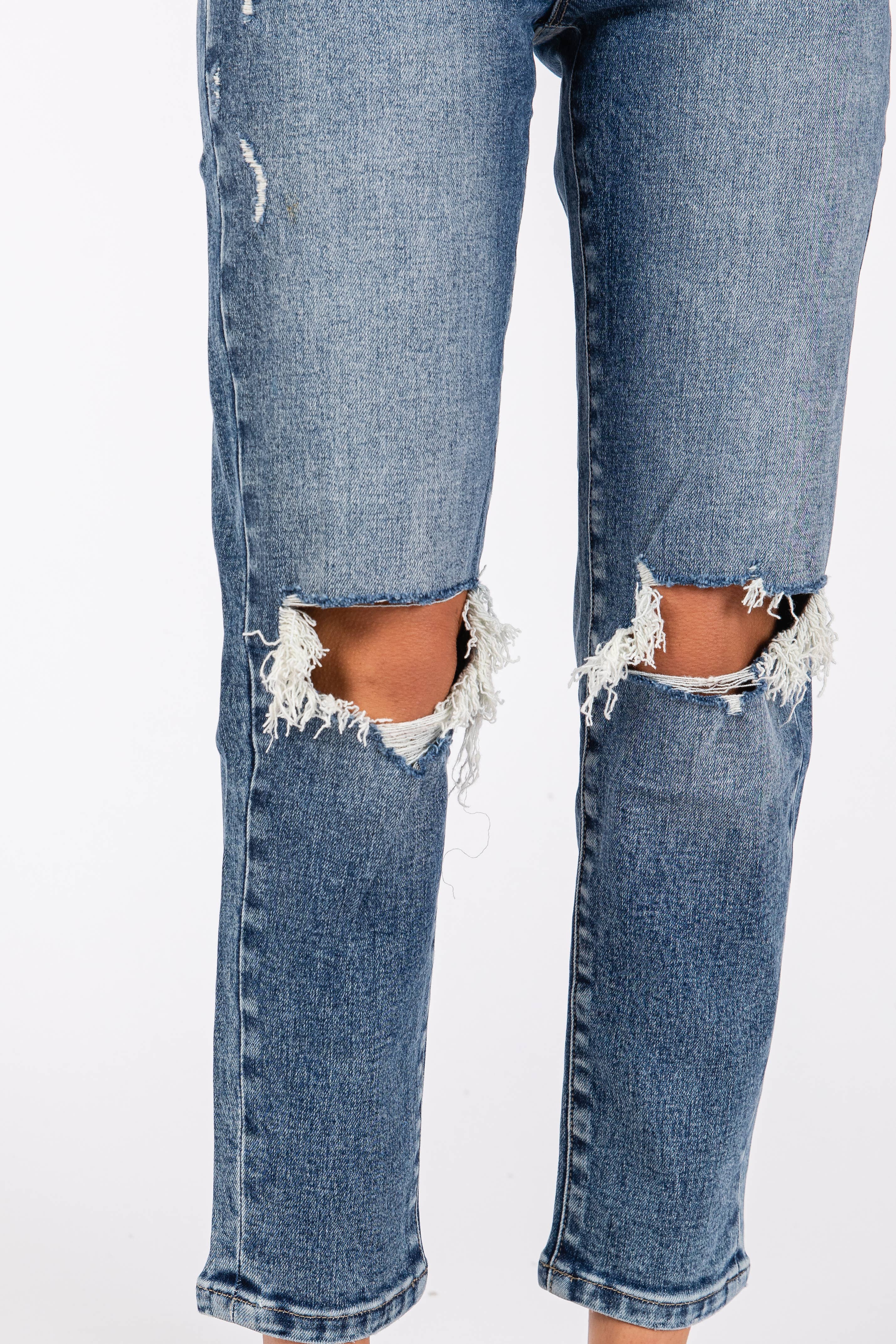 KNEE DESTROYED SUPER HIGH RISE STRETCH MOM JEANS
