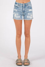 Load image into Gallery viewer, P1338R-LA HIGH RISE PATCHED SHORTS W/ CUFFED HEM
