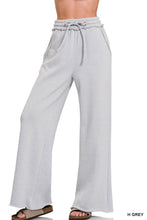 Load image into Gallery viewer, Fleece Exposed Seam Wide Leg Sweatpants
