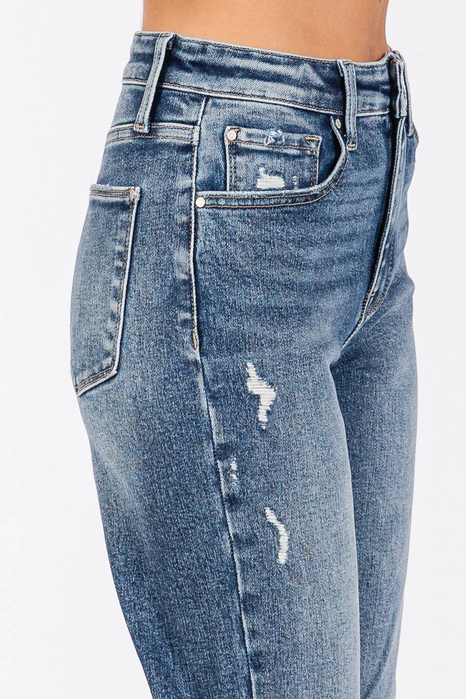 KNEE DESTROYED SUPER HIGH RISE STRETCH MOM JEANS