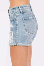Load image into Gallery viewer, P1338R-LA HIGH RISE PATCHED SHORTS W/ CUFFED HEM
