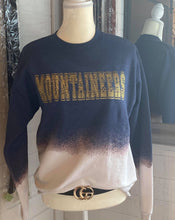 Load image into Gallery viewer, Mountaineers Ombre&#39; Graphic Sweatshirt
